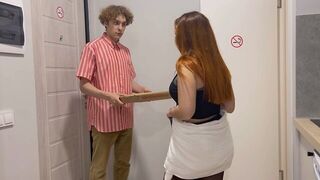 The delivery guy was shocked when she paid with her pussy - porn video